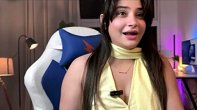 demieliss online show from April 13, 7:08 pm