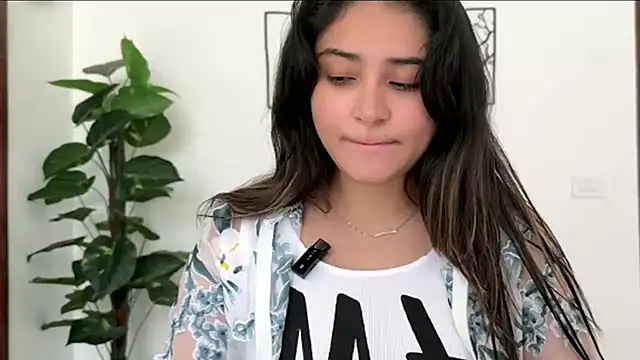 demieliss online show from April 21, 7:58 am