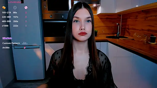  Eva Lee online show from December 4, 4:27 pm