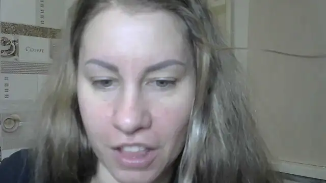 Snapshot of TherestlessKitty chatting on December 8, 6:01 am TherestlessKitty online show from December 8, 6:01 am