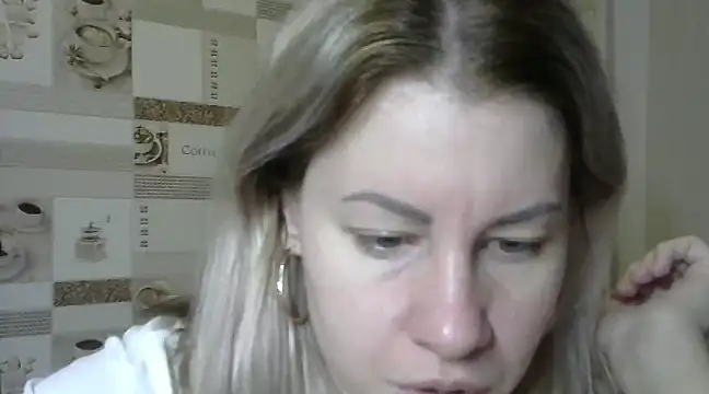Snapshot of TherestlessKitty chatting on January 13, 7:00 am TherestlessKitty online show from January 13, 7:00 am