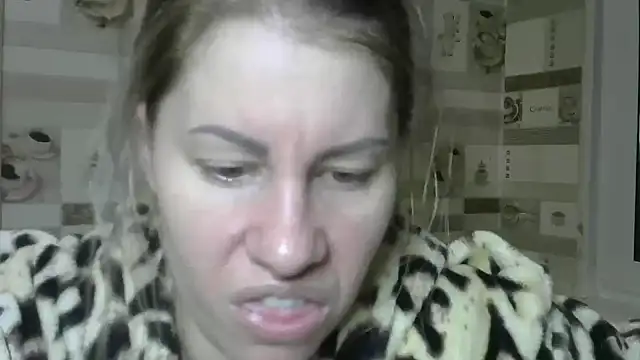 Snapshot of TherestlessKitty chatting on February 9, 8:13 pm TherestlessKitty online show from February 9, 8:13 pm