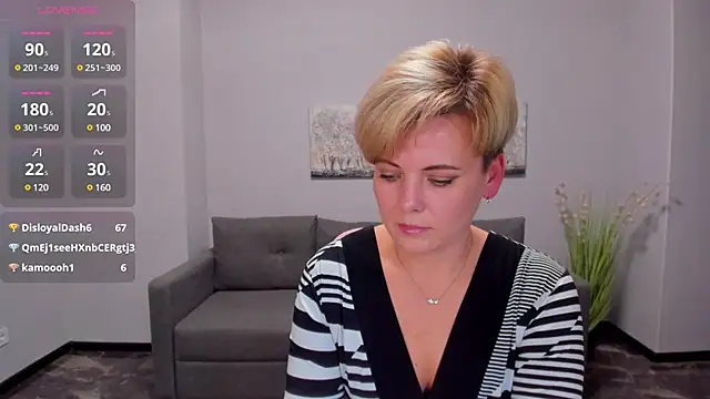 Julia Wilsone online show from December 11, 5:37 pm