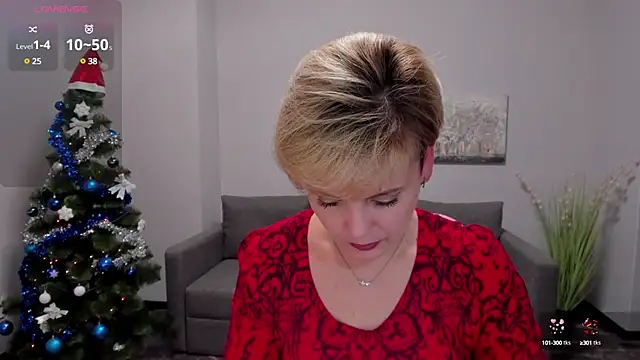 Julia Wilsone online show from December 25, 1:30 pm