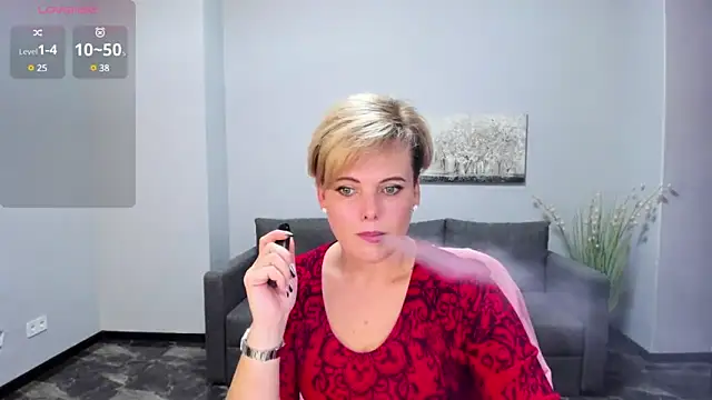 Julia Wilsone online show from January 19, 1:01 pm