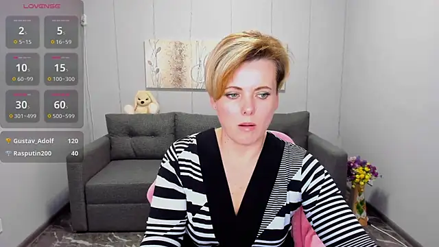 Julia Wilsone online show from January 27, 4:54 pm