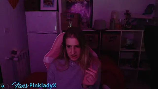 Pinkyladyxxx online show from January 10, 7:32 pm