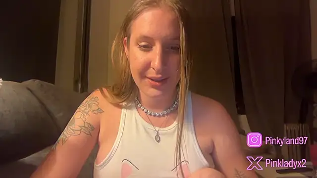 Pinkyladyxxx online show from May 15, 10:50 pm