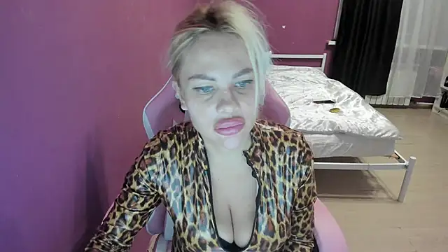 Lika8234 online show from September 19, 9:59 pm