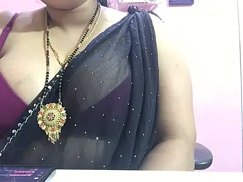 Snapshot of Desi_bhabhiii chatting on January 6, 12:46 pm Desi bhabhiii online show from January 6, 12:46 pm