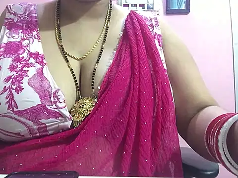 Snapshot of Desi_bhabhiii chatting on January 15, 6:01 am Desi bhabhiii online show from January 15, 6:01 am