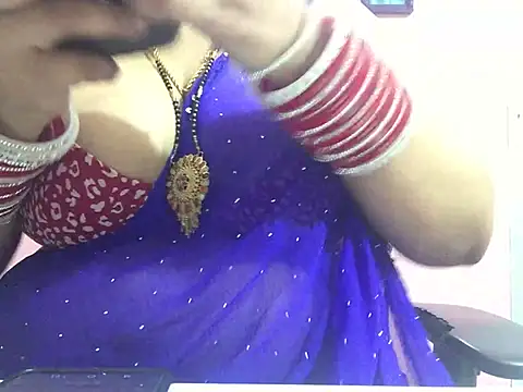 Snapshot of Desi_bhabhiii chatting on January 17, 6:04 am Desi bhabhiii online show from January 17, 6:04 am