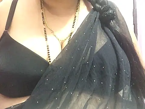 Snapshot of Desi_bhabhiii chatting on February 16, 9:15 am Desi bhabhiii online show from February 16, 9:15 am