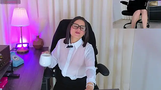 Alice milf  online show from April 18, 12:09 pm