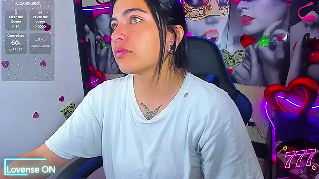 Snapshot of _luna_torres chatting on July 14, 1:17 pm luna torres online show from July 14, 1:17 pm