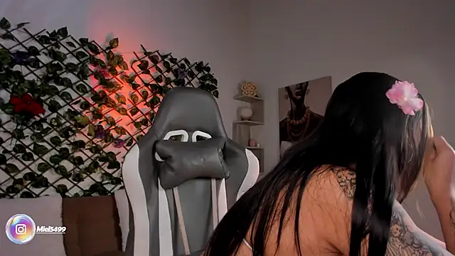 Snapshot of melody_cute10 chatting on March 4, 1:38 pm melody cute10 online show from March 4, 1:38 pm