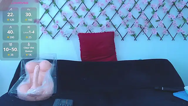 Snapshot of tiffany_gomez9 chatting on October 19, 2:40 pm tiffany gomez9 online show from October 19, 2:40 pm