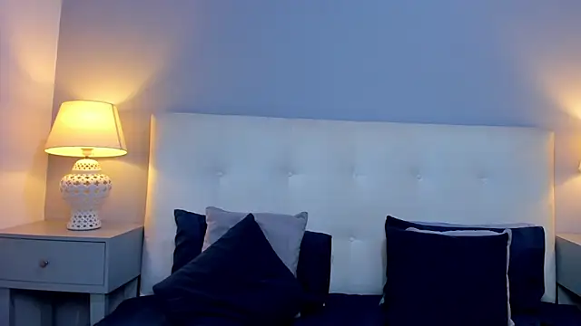 SaraaJhonsonn online show from November 17, 4:13 pm