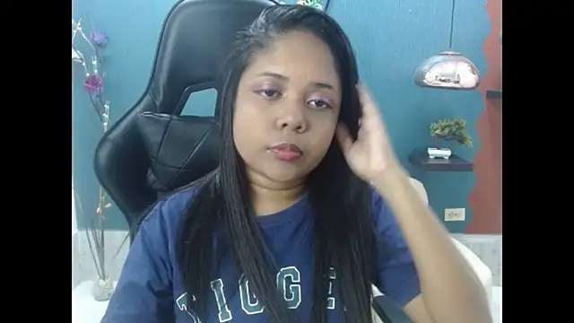 Snapshot of Melikasweetz chatting on February 9, 5:43 pm Melikasweetz online show from February 9, 5:43 pm