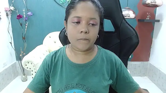 Snapshot of Melikasweetz chatting on February 25, 5:25 pm Melikasweetz online show from February 25, 5:25 pm