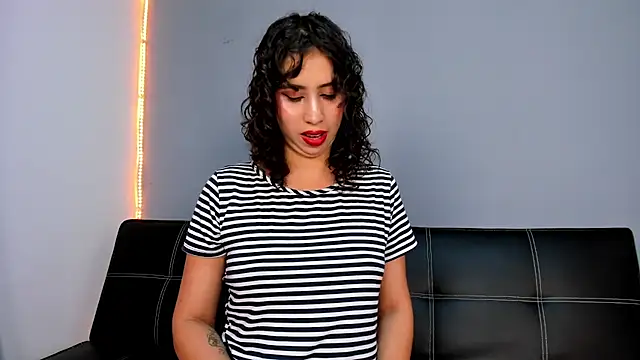 Snapshot of purplay_98 chatting on February 7, 6:34 pm purplay 98 online show from February 7, 6:34 pm