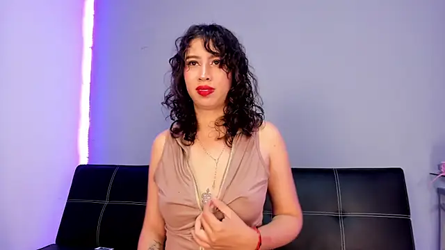 Snapshot of purplay_98 chatting on February 18, 1:44 pm purplay 98 online show from February 18, 1:44 pm