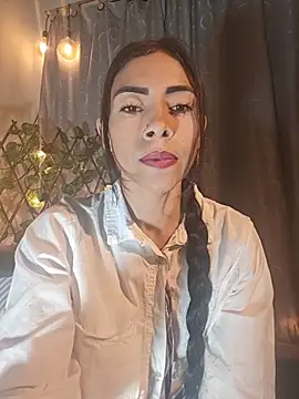 emma-hiill online show from April 10, 11:20 pm