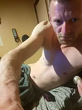 Snapshot of BigDDave6979 chatting on February 28, 3:37 am BigDDave6979 online show from February 28, 3:37 am