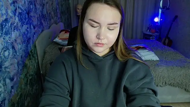 Snapshot of Jenny_Fox chatting on November 7, 8:25 am Jenny Fox online show from November 7, 8:25 am