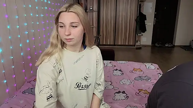 llolilove online show from April 6, 11:55 am