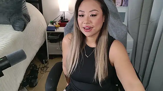 SpikedBella online show from February 2, 6:42 pm