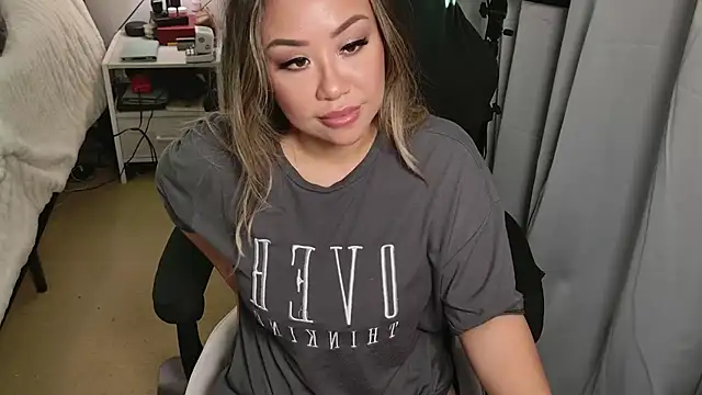 SpikedBella online show from March 19, 11:57 pm