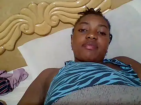 Snapshot of Zara_Twilight chatting on December 8, 1:02 am Zara Twilight online show from December 8, 1:02 am