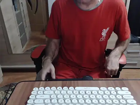 uncutguy01 online show from November 1, 4:47 am