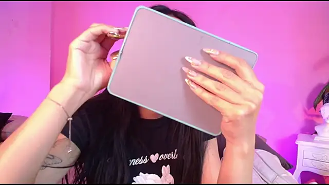 Nicolette ks  online show from January 4, 1:10 pm