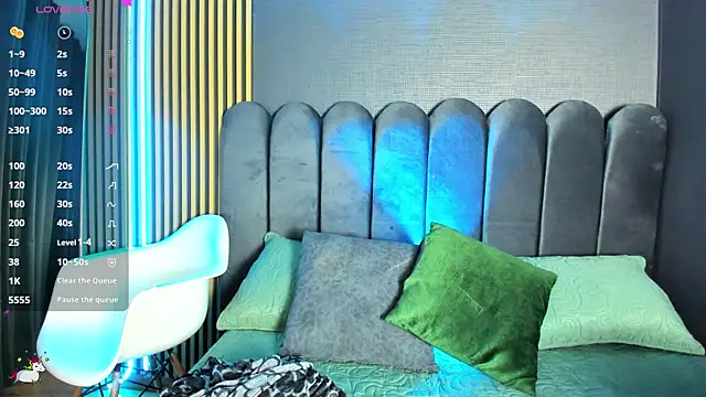 Nicolette ks  online show from December 5, 3:48 am