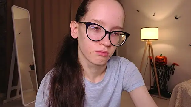 BettyBrowni online show from December 3, 4:05 pm