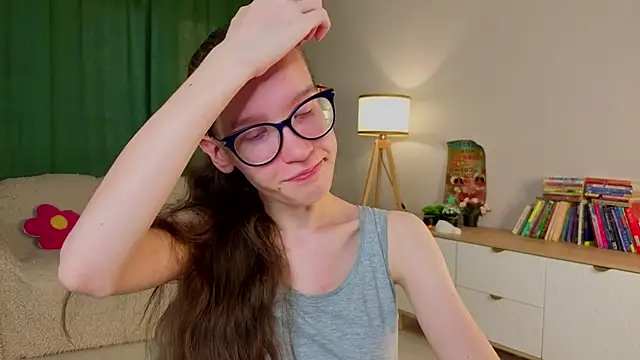 Snapshot of BettyBrowni chatting on July 10, 4:31 pm BettyBrowni online show from July 10, 4:31 pm