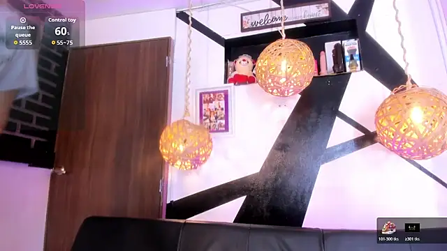 victoria aleia  online show from February 9, 9:52 pm