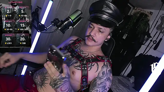 Snapshot of allanhurtss chatting on December 21, 10:40 pm allanhurtss online show from December 21, 10:40 pm