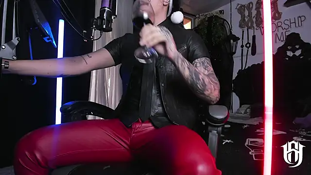 Snapshot of allanhurtss chatting on December 24, 3:37 pm allanhurtss online show from December 24, 3:37 pm