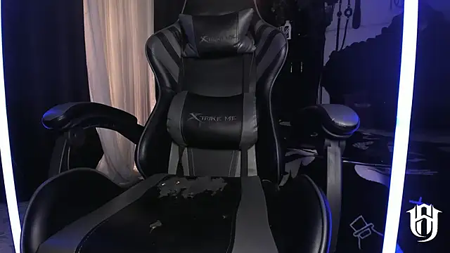 Snapshot of allanhurtss chatting on December 31, 2:25 pm allanhurtss online show from December 31, 2:25 pm