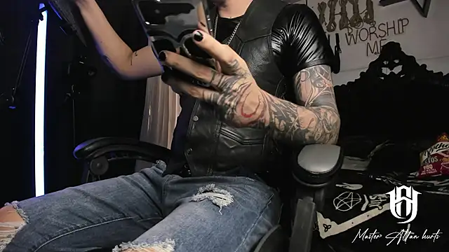 Snapshot of allanhurtss chatting on January 10, 8:15 pm allanhurtss online show from January 10, 8:15 pm