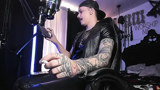 Snapshot of allanhurtss chatting on February 24, 5:42 pm allanhurtss online show from February 24, 5:42 pm