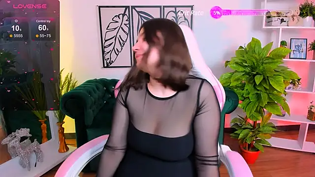 Snapshot of Viola__Shy chatting on January 17, 12:10 am Viola Shy online show from January 17, 12:10 am