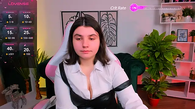 Snapshot of Viola__Shy chatting on January 18, 12:35 am Viola Shy online show from January 18, 12:35 am