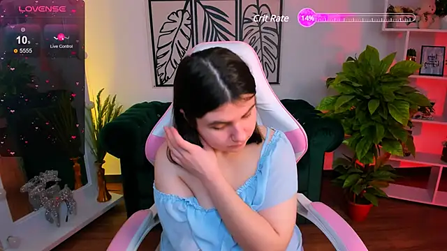 Snapshot of Viola__Shy chatting on January 21, 3:37 am Viola Shy online show from January 21, 3:37 am