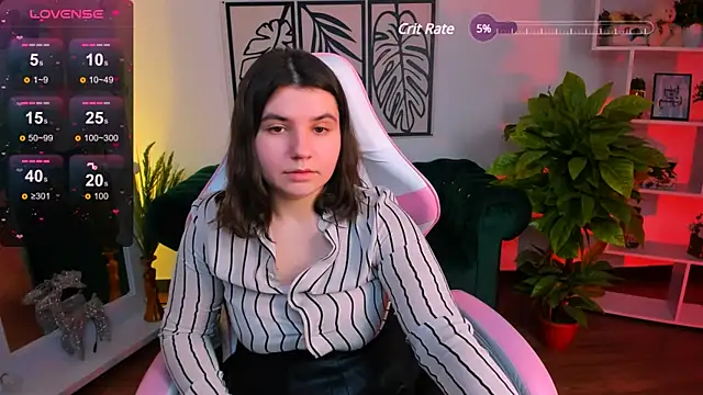 Snapshot of Viola__Shy chatting on January 22, 12:27 am Viola Shy online show from January 22, 12:27 am