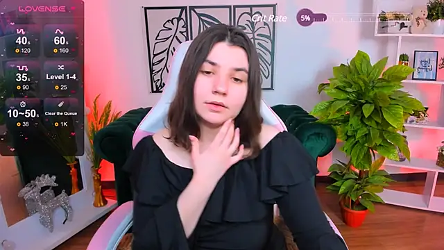 Snapshot of Viola__Shy chatting on January 24, 9:15 pm Viola Shy online show from January 24, 9:15 pm