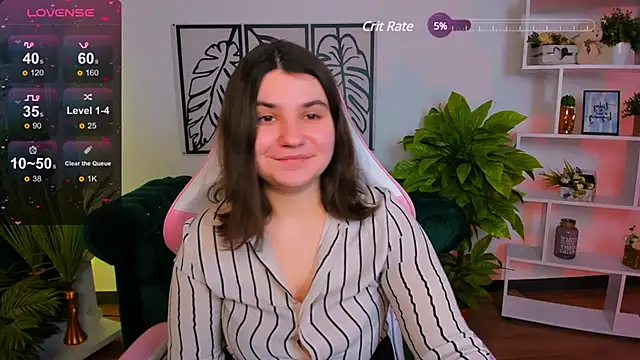 Snapshot of Viola__Shy chatting on February 5, 1:37 am Viola Shy online show from February 5, 1:37 am